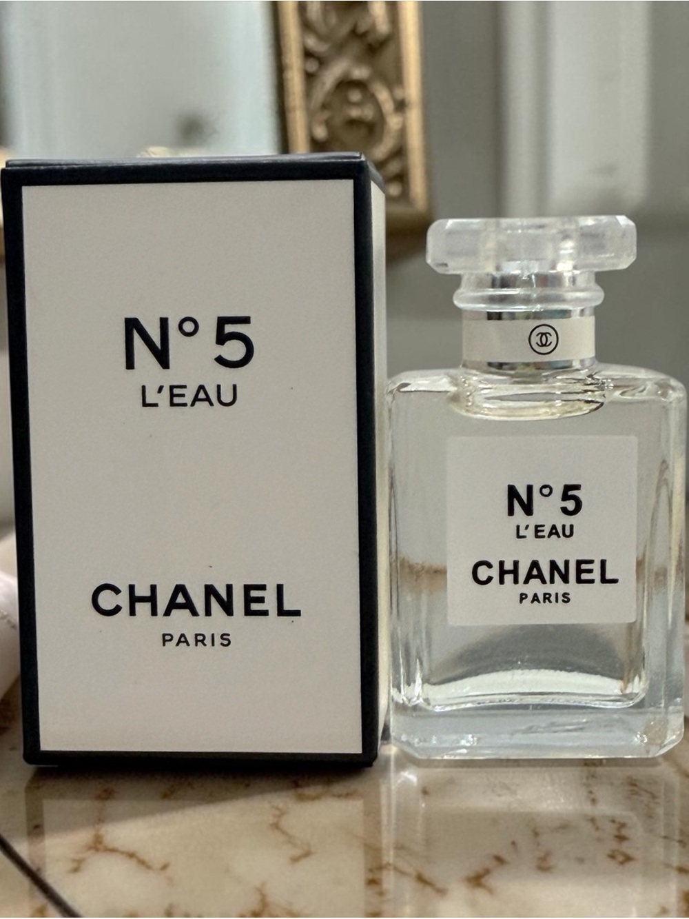 CHANEL N°5 L'EAU Women's 7.5 ml Eau de Parfum Dabber - White and Black- NEW